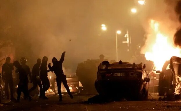 מהומות אלימות בפריז (צילום: AP)