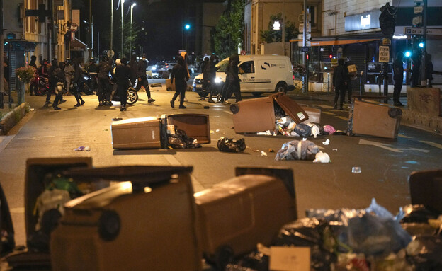 מחאה בצרפת פריז (צילום: Lewis Joly, ap)