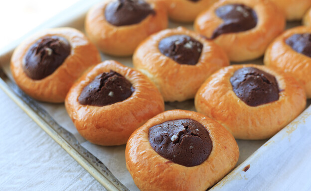 לחמניות בראוניז. אתן באות לפה הרבה?