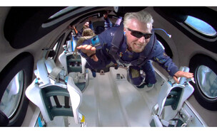 מייסד וירג'ין ריצ'רד ברנסון מעופף בחלל (צילום:  ABACA , רויטרס)