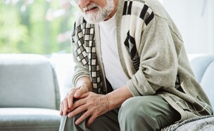 גבר מבוגר (צילום: Ground Picture, shutterstock)