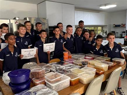 ילדי מחלקת הנוער למען חיילים בודדים (צילום פרטי)