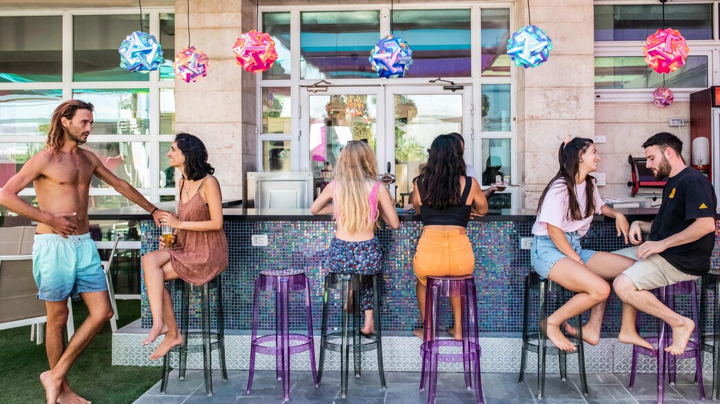 אברהם הוסטל-מגזין - 40 אברהם הוסטל-מגזין - 40