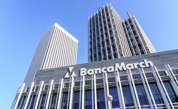 הנהלת בנק BANCA MARCH בספרד (צילום: Jose Miguel Sanchez, shutterstock)