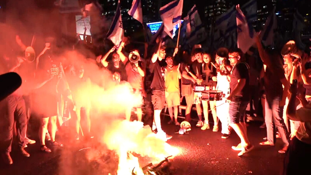 עקב הדחתו של עמי אשד- הפגנות בתל אביב