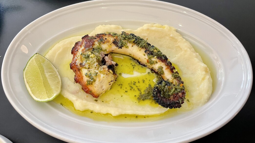 מסעדת מזה נהריה שיפוד תמנון מסעדת מזה נהריה שיפוד תמנון