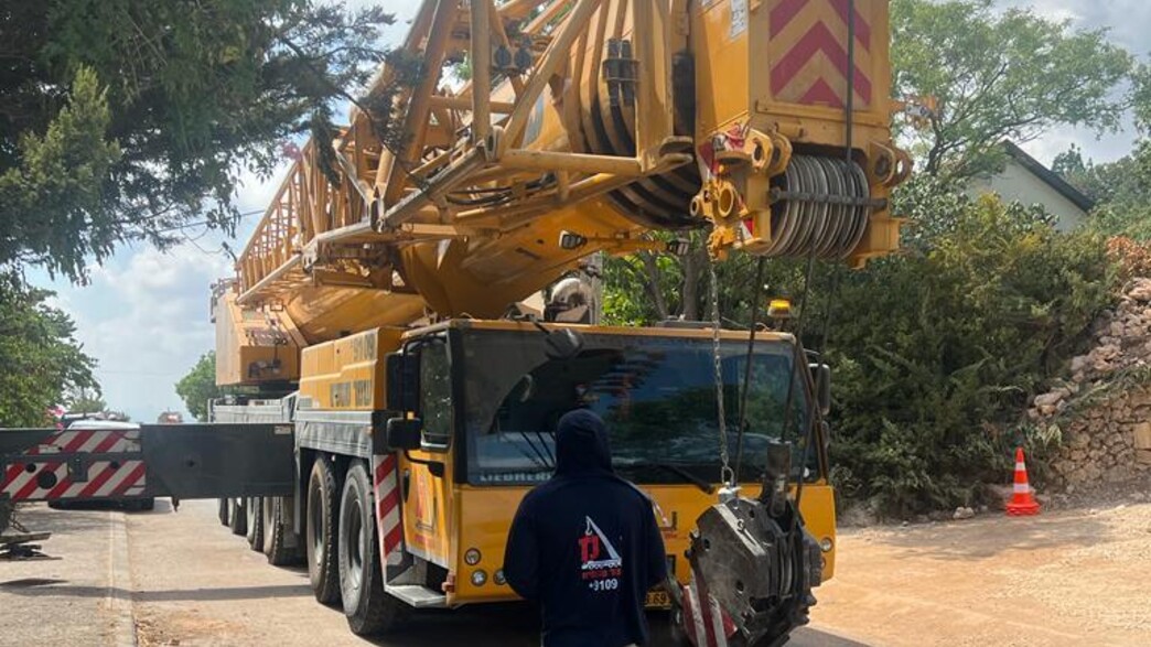 הפסקת חשמל יזומה - כי עובד חברת חשמל התקין בריכה