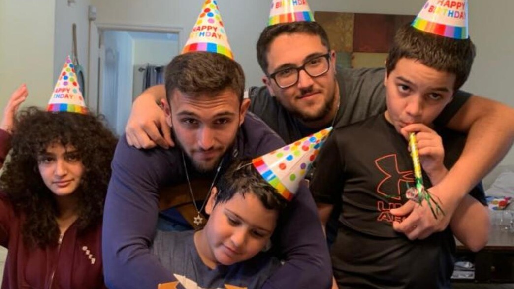 תומר לוי ומשפחתו, תומר לוי תומר לוי ומשפחתו, תומר לוי