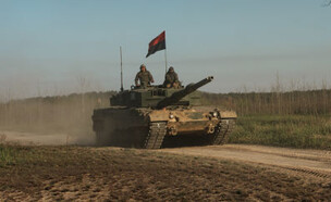 הטנק בפעולה (צילום: Serhii Mykhalchuk/Global Images Ukraine/Getty Images)