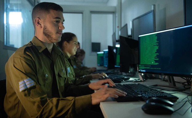חיילי צה"ל עושים שימוש בבינה מלאכותית (צילום: דובר צה"ל)