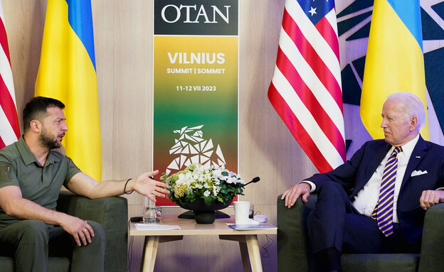 זלנסקי וביידן בפסגת נאט"ו (צילום: רויטרס)