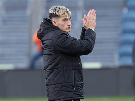 בדרך לפולין. ניקולסקו (צילום: דני מרון)