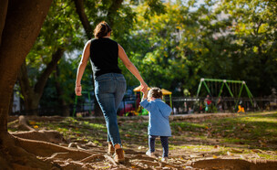 אמא וילדה, אילוסטרציה (צילום: getty images)