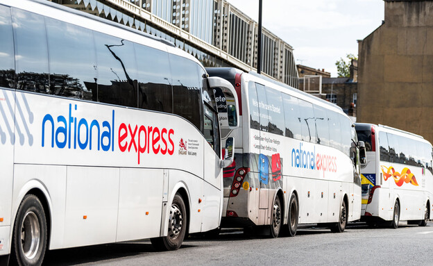 אוטובוסים להית'רו לונדון (צילום: Kristi Blokhin, shutterstock)