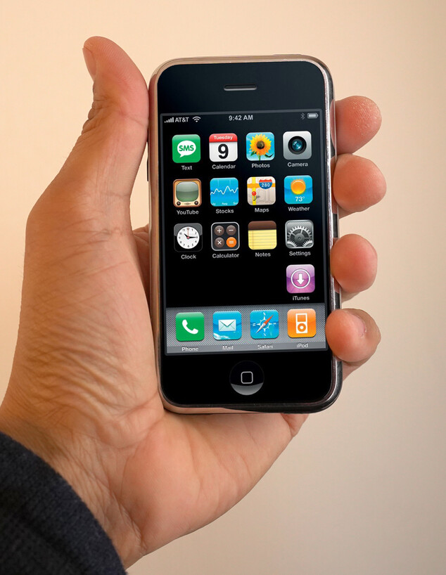 אייפון מהדור הראשון, 2007