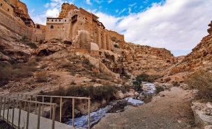נחל קדרון מנזר מרסבא מדבר יהודה (צילום: Alexander Ingerman, shutterstock)