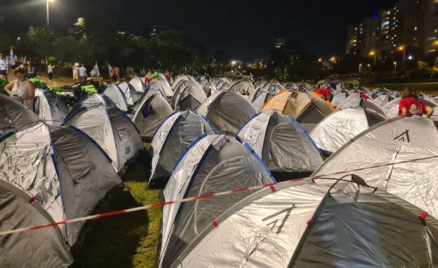 מאהל האוהלים בירולשים לקראת החקקיה (צילום: החדשות 12)