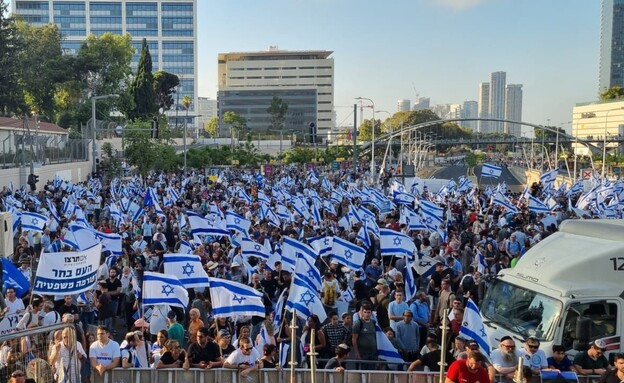הפגנות של תומכי הרפורמה המשפטית בקפלן, תל אביב (צילום: תקומה 2023)