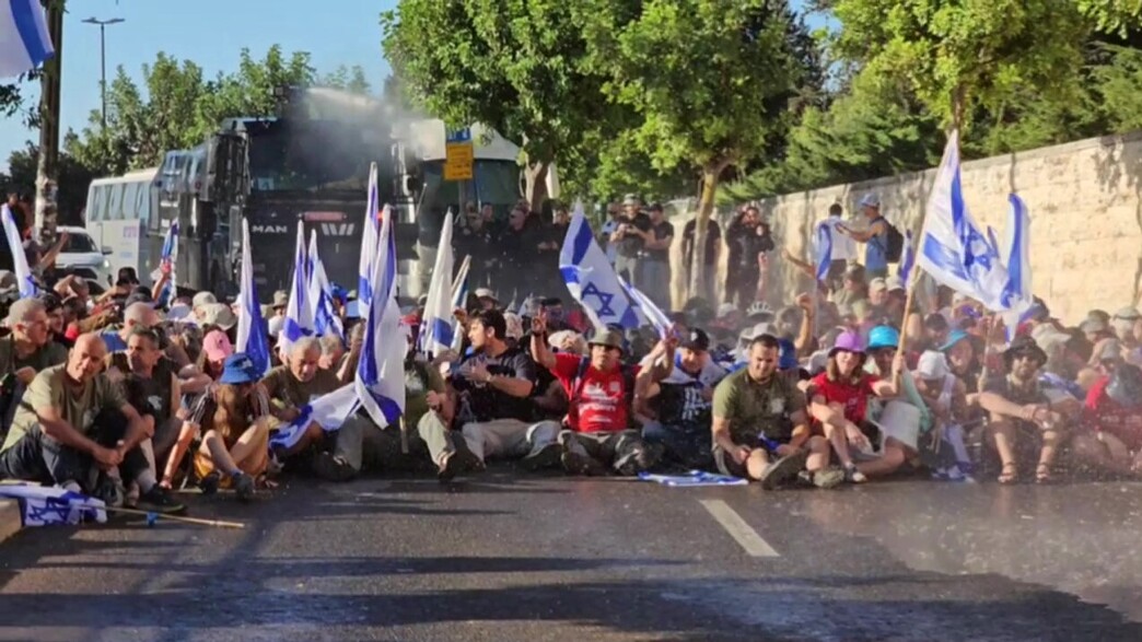 נסיון פינוי גישה לכנסת על ידי מכתזית
