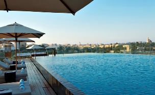 מלון אוריינט בירושלים (צילום: Orient rooftop pool 2_ori Ackerman)