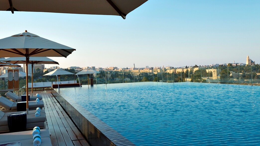 מלון אוריינט בירושלים (צילום: Orient rooftop pool 2_ori Ackerman)