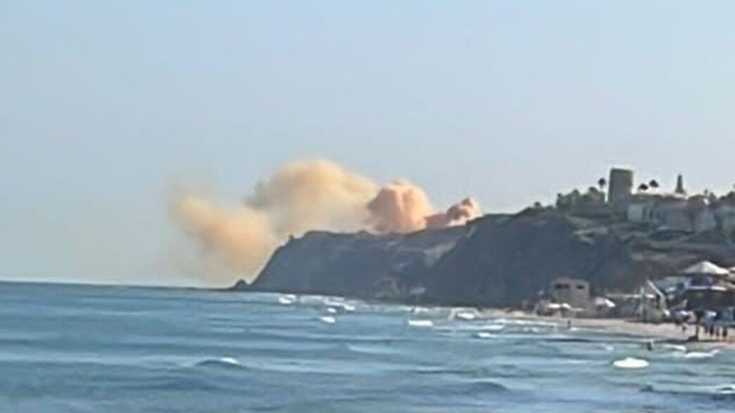 עשן רב נצפה במפעל בנוף ים בהרצליה