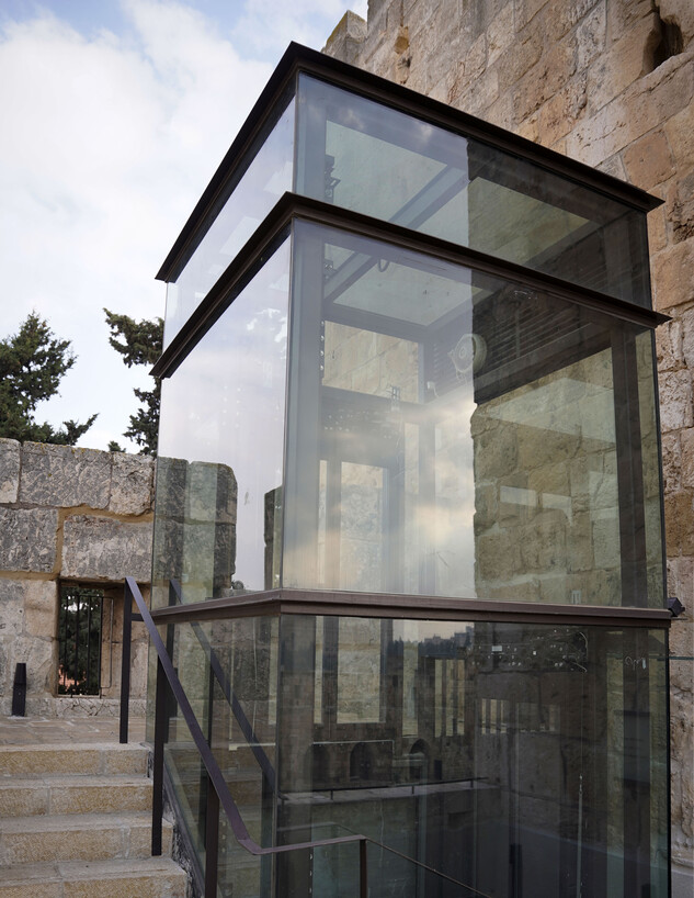 מוזיאון מגדל דוד המחודש, ג, מעלית מזרחית (צילום:  ריקי רחמן)