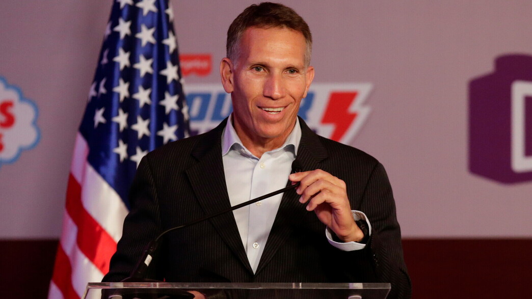 ינון קרויז, מנכ"ל ענקית הצעצועים מאטל