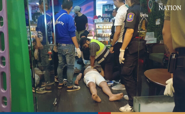 תייר שהתמוטט בקופי שופ בתאילנד (צילום: The Nation Thailand. צילום מסך)