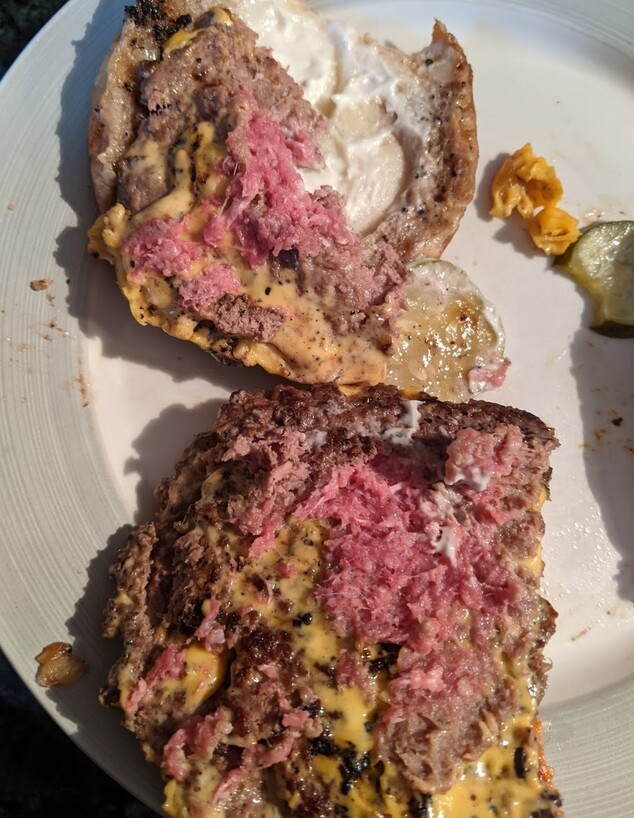 המבורגר נא שהתקבל, מיסטר ביסט