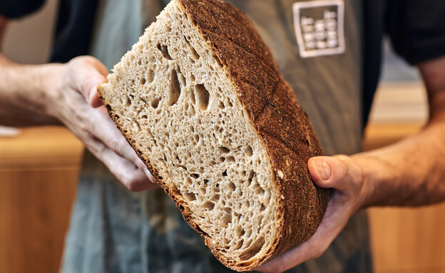 אפשר גם חצי כיכר לחם (צילום: אמיר מנחם, יחסי ציבור)