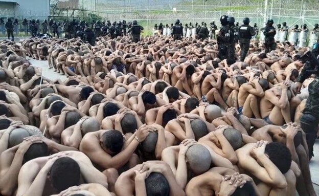 האסירים בבית הכלא בהונדורס: "שואבים השראה" (צילום: רויטרס)