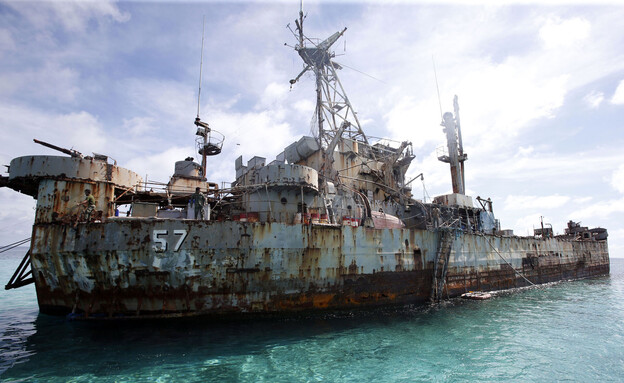 ספינת המלחמה של הפיליפינים ב"שרטון תומאס השני" (צילום: רויטרס)