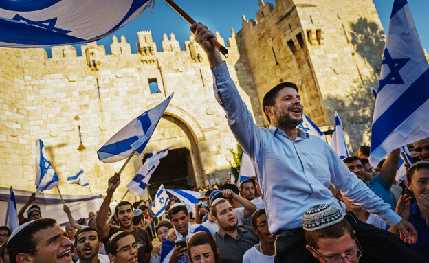 בצלאל סמוטריץ' במצעד הדגלים בירושלים (צילום: MARCUS YAM / LOS ANGELES TIMES, Getty Images)