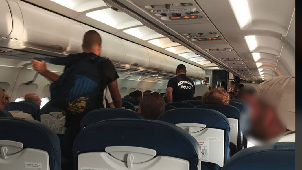 נוסעים ישראלים התפרעו במטוס נוסעים ישראלים התפרעו במטוס