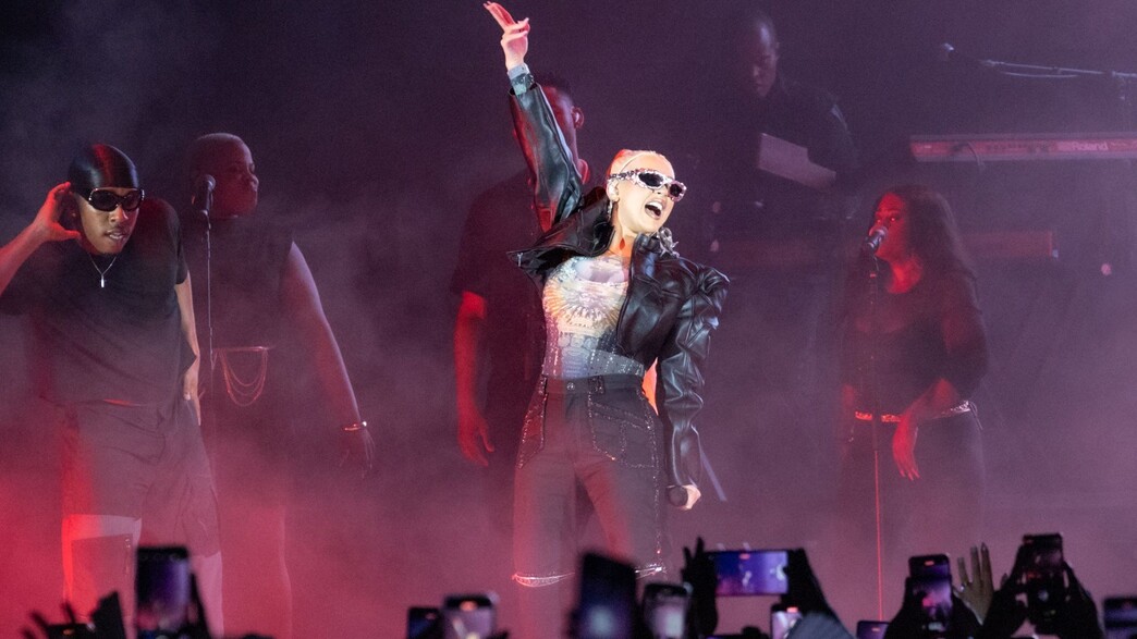 כריסטינה אגילרה בהופעה בישראל