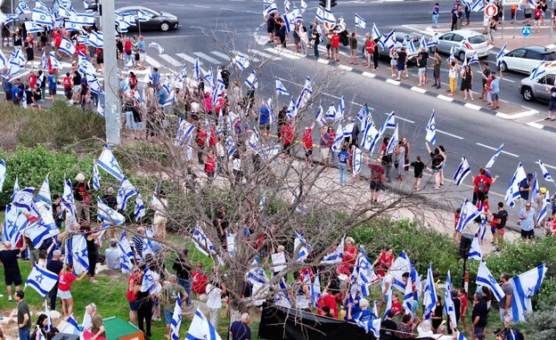 הפגנות נגד המהפכה המשפטית בצומת עוגן (צילום: גיא שמואלי)