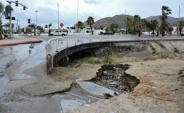 נזקי הסערה בבאחה קליפורניה שבמקסיקו (צילום: reuters)