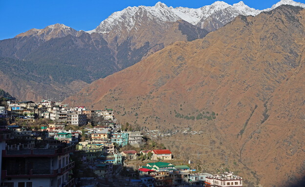 העיירה ג'ושימאת, שבהרי ההימלאיה בהודו, ספגה נזקים  (צילום: רויטרס)