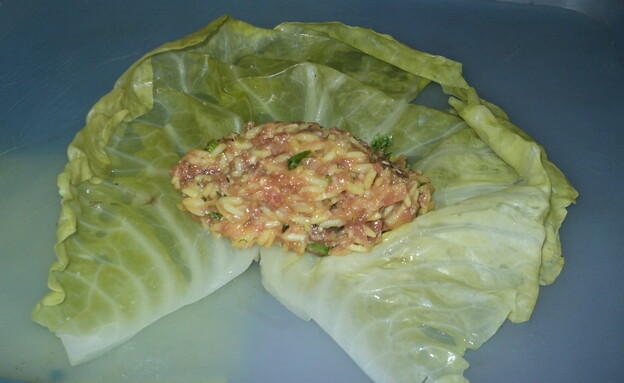 כרוב ממולא של סמדי - העלה והמלית