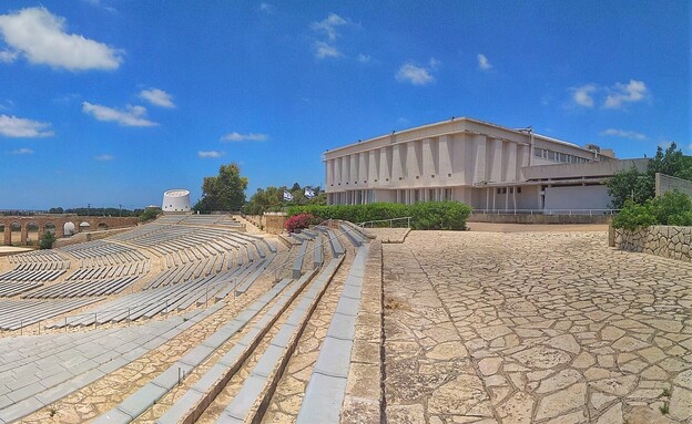 המוזיאון והאמפיתאטרון (צילום: אוצרות הגליל)