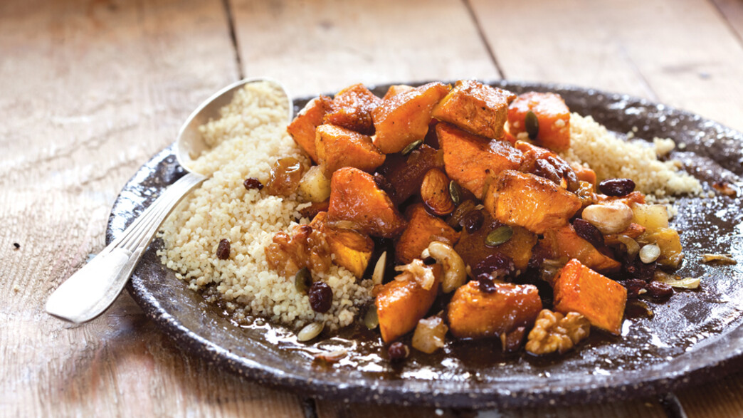 דלעת צלויה בתבלינים מרוקאיים ופירות מיובשים