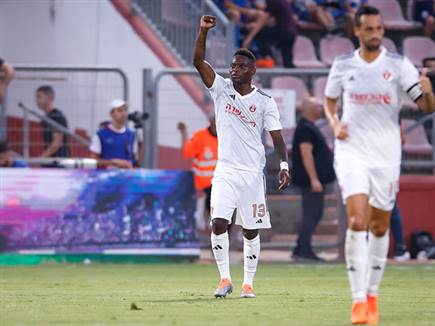 צ'יבוטה - הכובש הראשון של העונה (צילום: מאור אלקסלסי)