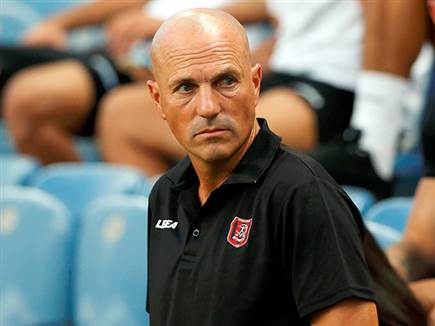 איבוד נקודות ראשון לעונה. אריה (אלן שיבר)