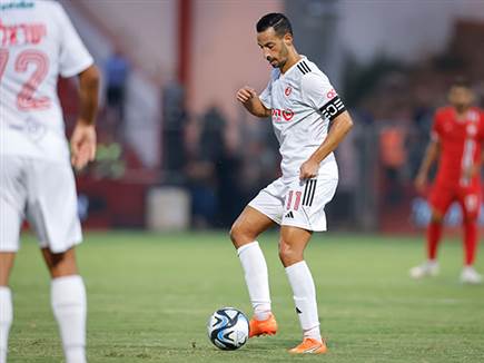 איינבינדר בעט למשקוף ופספס הזדמנות להכפיל (צילום: מאור אלקסלסי)