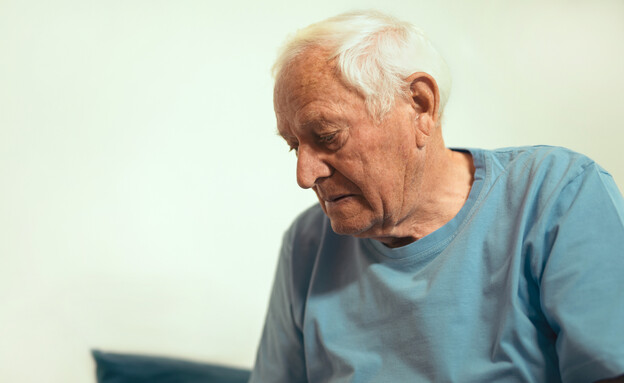 איש זקן עצוב (צילום: 123rf)