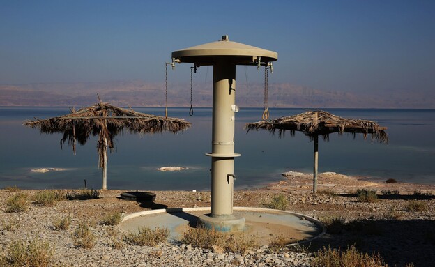 חוף ים המלח  (צילום: MENAHEM KAHANA, getty images)