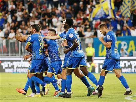 ריינה. כבשה ראשונה (קובי אליהו)