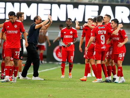 שלוש נקודות ראשונות להפועל ת"א (צילום: אלן שיבר)