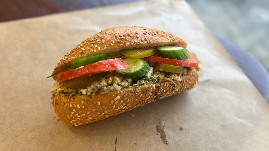 כריך קישואים איציק ורותי כריך קישואים איציק ורותי